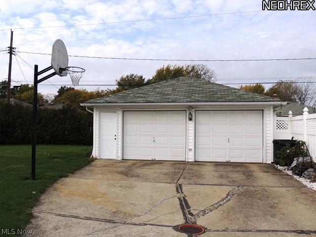 7296 Oakwood Road Parma, OH 44130 - Photo 20 of 20