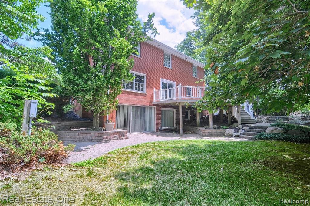483 Willow Tree Lane Rochester Hills, MI 48306 - Photo 13 of 47
