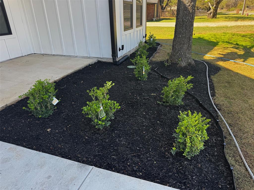 1106 East Sixth Street Springtown, TX 76082 - Photo 3 of 25