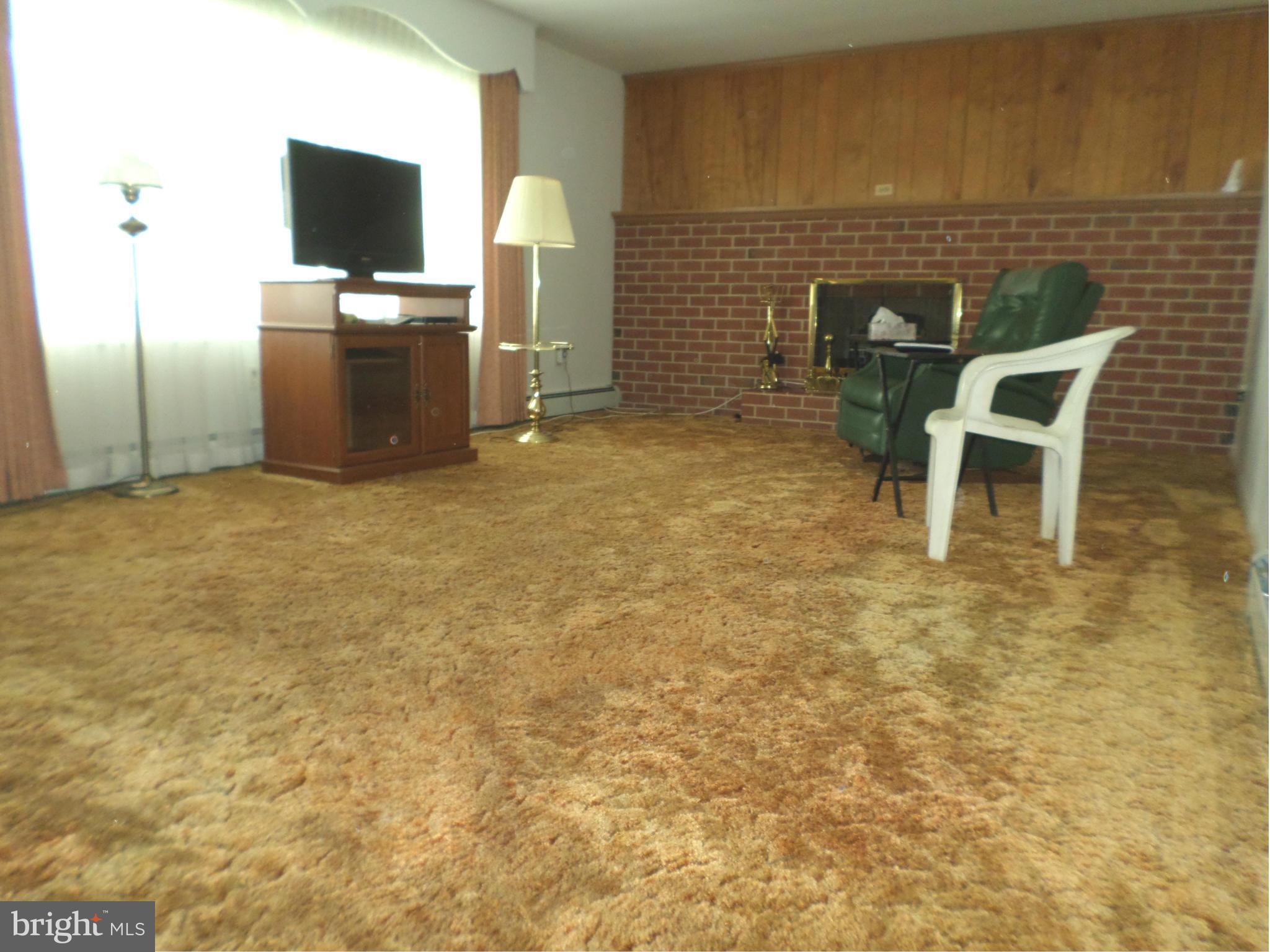 607 Nursery Road Westminster, MD 21157 - Photo 2 of 24 Living Room