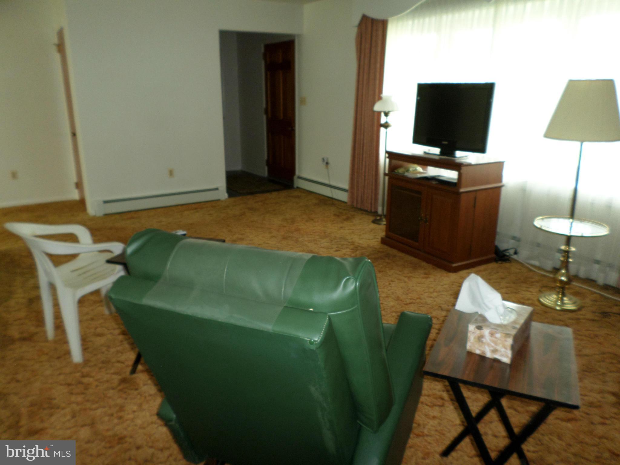 607 Nursery Road Westminster, MD 21157 - Photo 3 of 24 Living Room