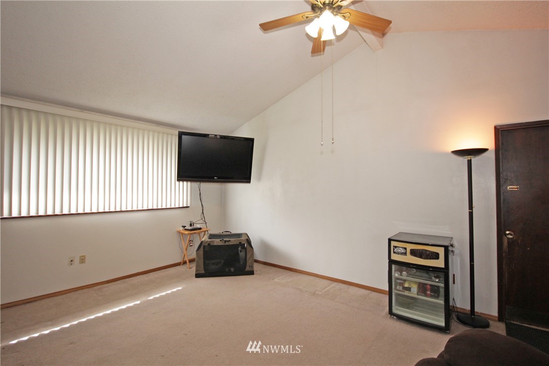 4016 Northeast 7th Street Renton, WA 98056 - Photo 14 of 24