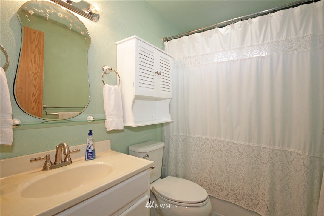 4016 Northeast 7th Street Renton, WA 98056 - Photo 15 of 24