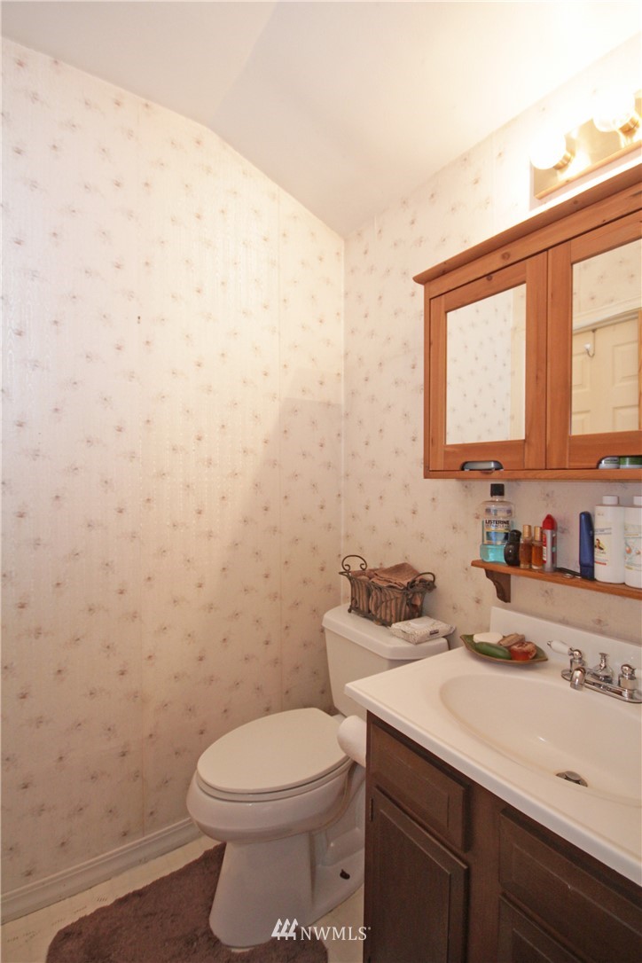 4016 Northeast 7th Street Renton, WA 98056 - Photo 18 of 24