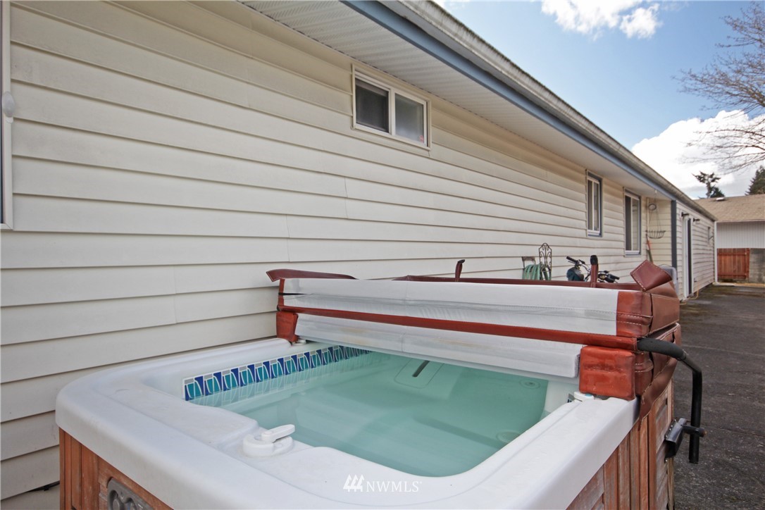 4016 Northeast 7th Street Renton, WA 98056 - Photo 24 of 24