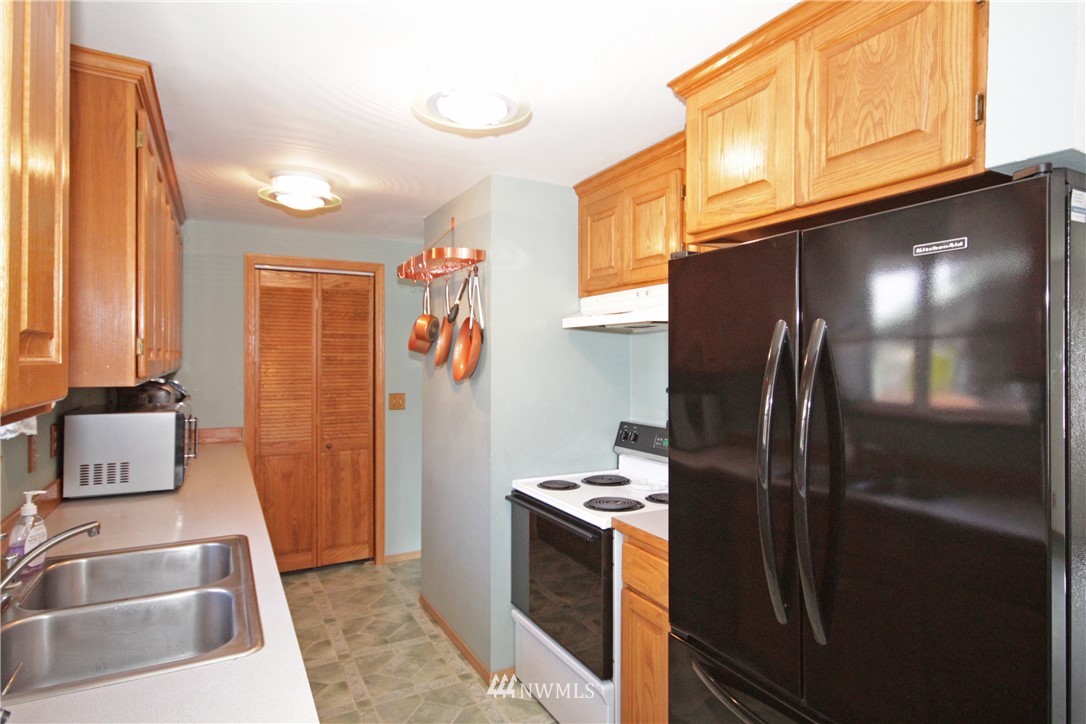 4016 Northeast 7th Street Renton, WA 98056 - Photo 7 of 24