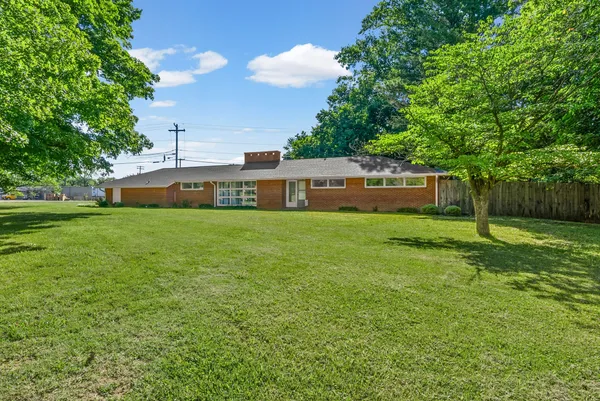 $274,900 | 201 Marietta Drive, Hopkinsville, KY 42240