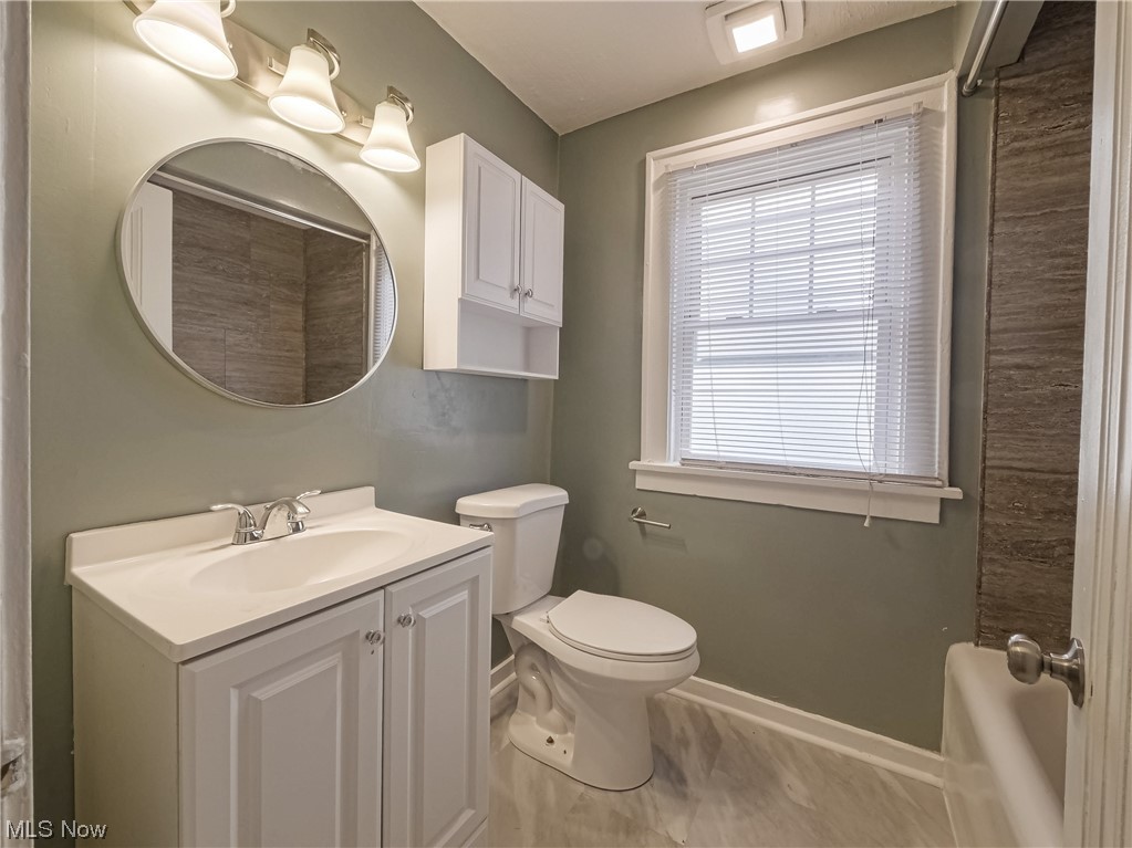 1007 Rushleigh Road Cleveland Heights, OH 44121 - Photo 16 of 22 Bathroom