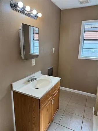 $950 | 1133 West Drive, Unit B, Westwego, LA 70094