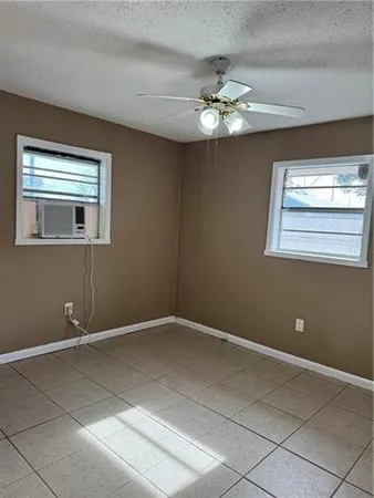 $950 | 1133 West Drive, Unit B, Westwego, LA 70094