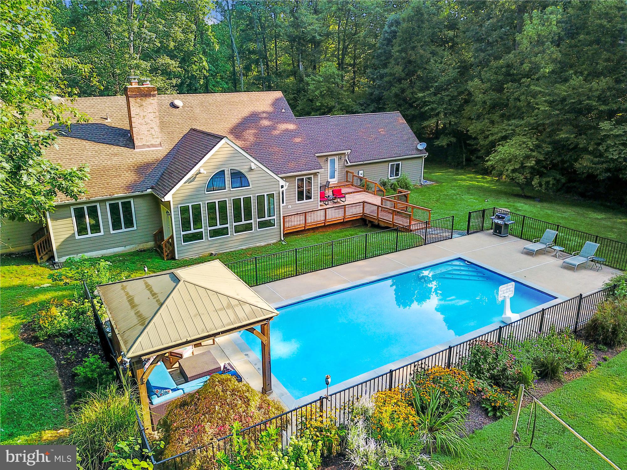 6293 Clifton Road Clifton, VA 20124 - Photo 4 of 76 Heated Pool!