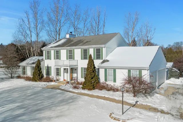 $679,900 | 14040 West Glendale Avenue, Brookfield, WI 53005