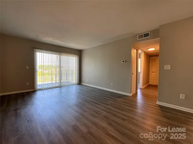 $845 | 342 Orchard Trace Lane, Unit 7, Charlotte, NC 28213