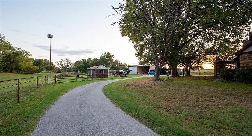 171 County Road 1160 Decatur, TX 76234 - Photo 12 of 19