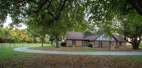 $580,000 | 171 County Road 1160, Decatur, TX 76234