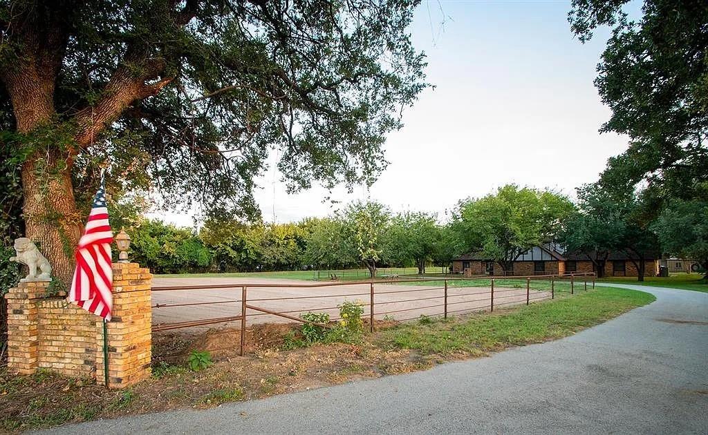 171 County Road 1160 Decatur, TX 76234 - Photo 2 of 33