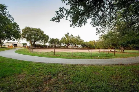 $580,000 | 171 County Road 1160, Decatur, TX 76234
