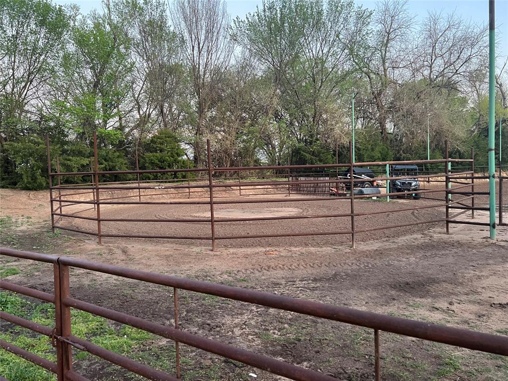 171 County Road 1160 Decatur, TX 76234 - Photo 4 of 22