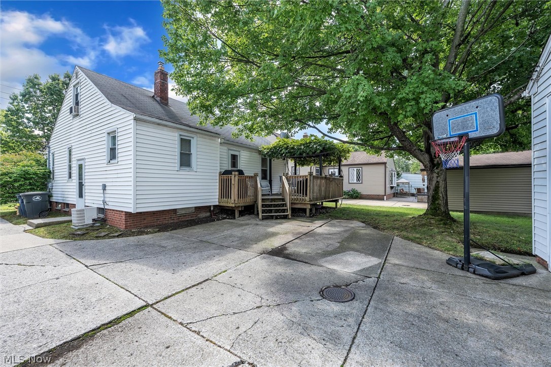 1664 Brainard Road Lyndhurst, OH 44124 - Photo 31 of 35