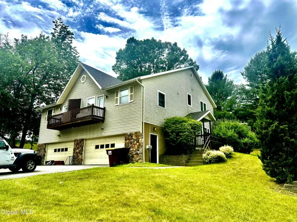 $948,000 | 111-113 East Avenue, Saratoga Springs, NY 12866