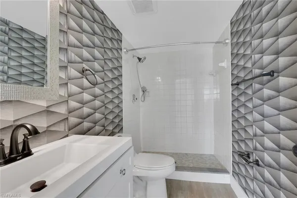 $1,800 | 5499 Rattlesnake Hamm Road, Unit 2, Naples, FL 34113