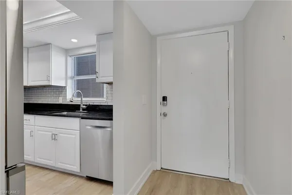 $1,800 | 5499 Rattlesnake Hamm Road, Unit 2, Naples, FL 34113