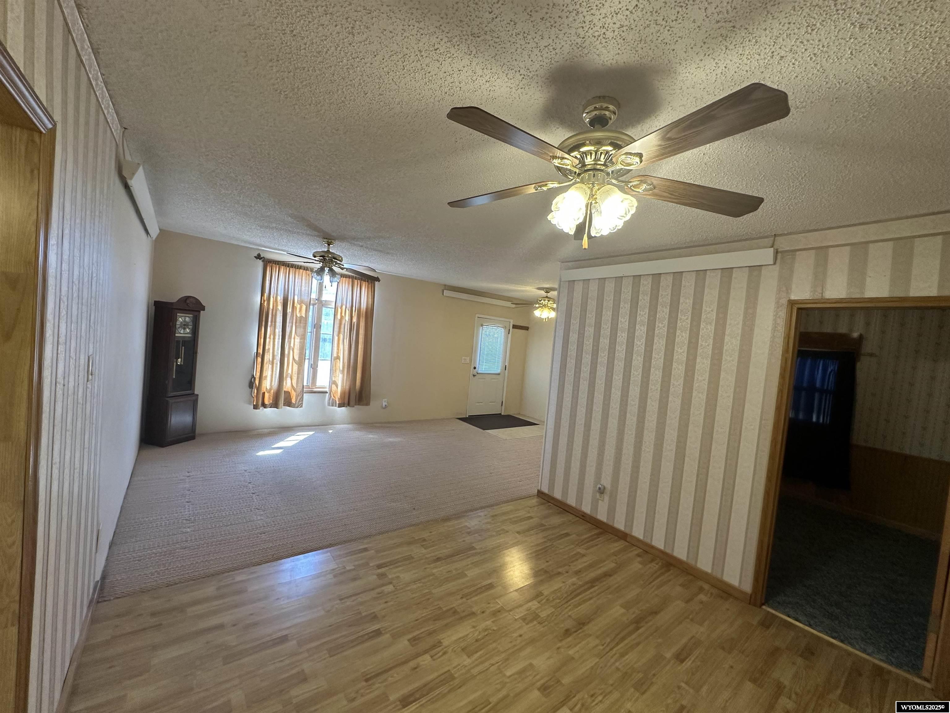 832 East 5th Avenue Torrington, WY 82240 - Photo 11 of 24