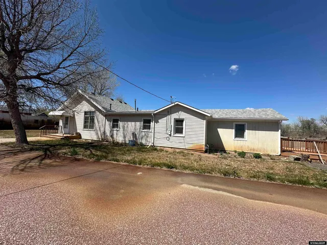 $185,000 | 832 East 5th Avenue, Torrington, WY 82240