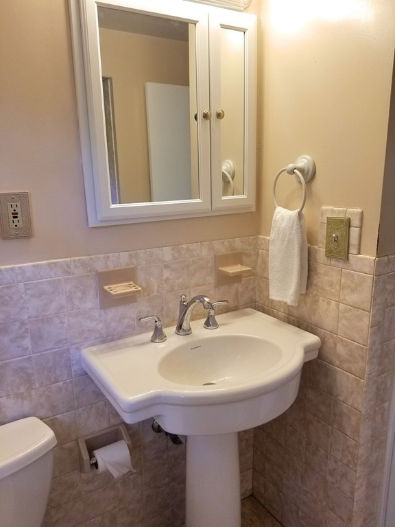 411 Massasoit Road Worcester, MA 01604 - Photo 13 of 26 Gallery Image 13