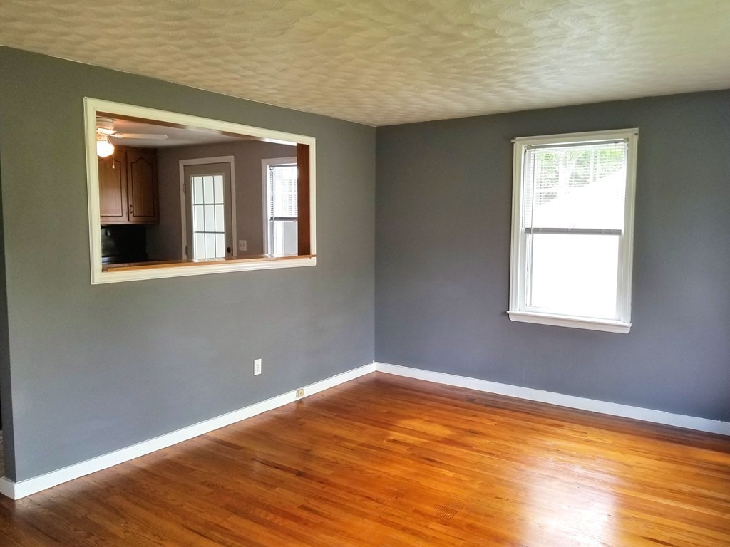 411 Massasoit Road Worcester, MA 01604 - Photo 9 of 26 Gallery Image 9