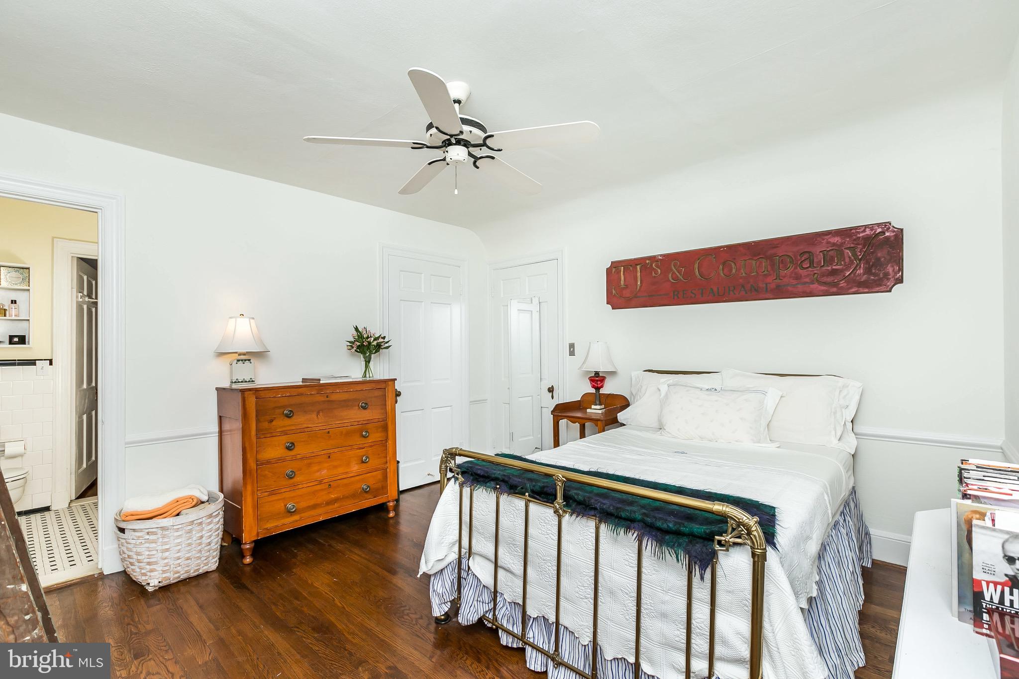 324 Broxton Road Baltimore, MD 21212 - Photo 29 of 45 Second bedroom with access to full bath