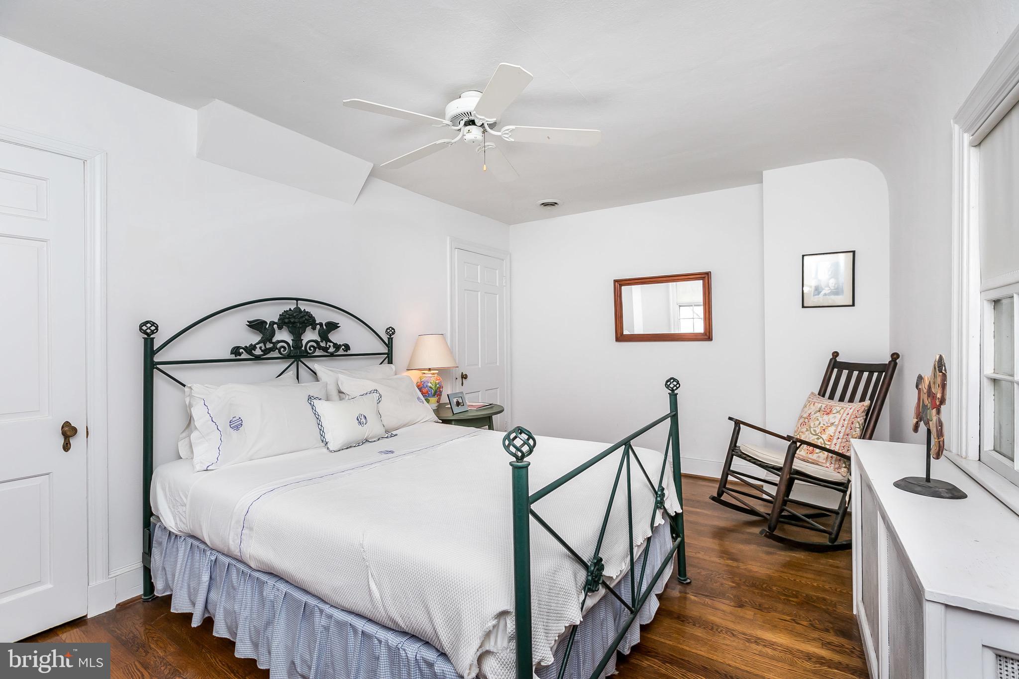 324 Broxton Road Baltimore, MD 21212 - Photo 32 of 45 Third bedroom