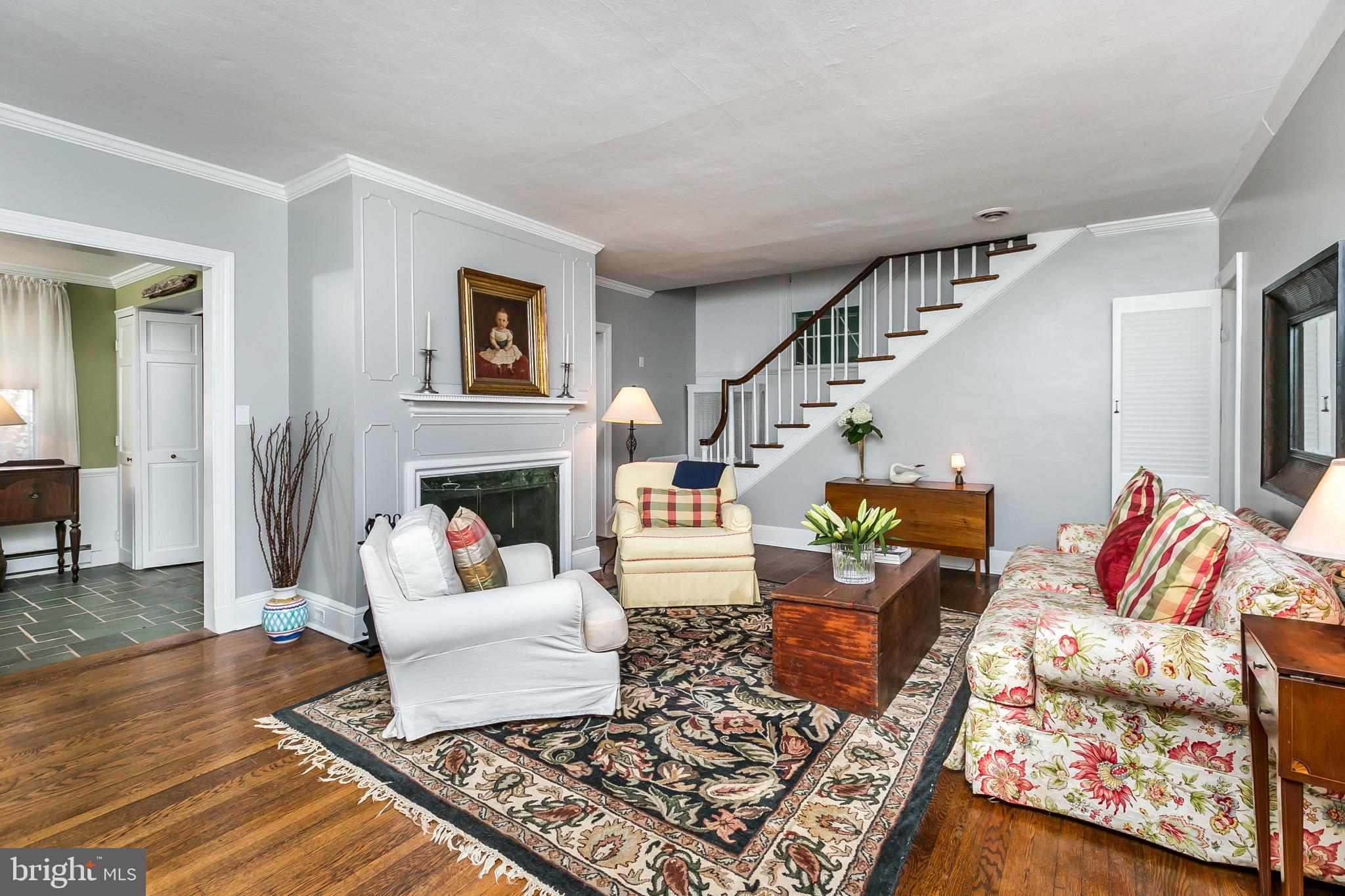 324 Broxton Road Baltimore, MD 21212 - Photo 5 of 45 Spacious living room perfect for entertaining