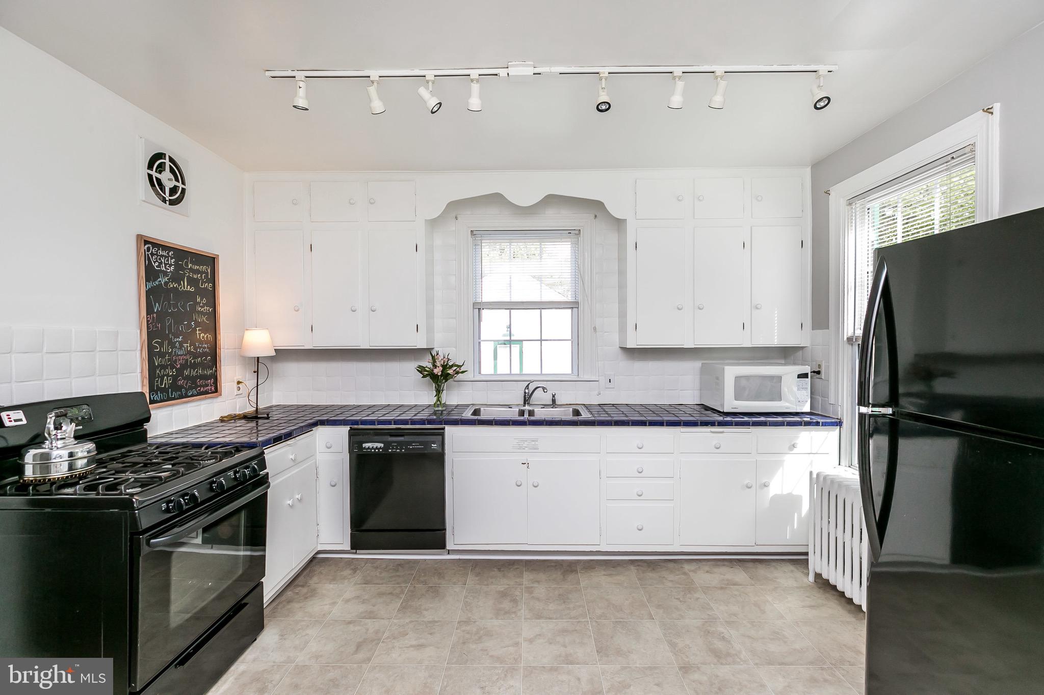 324 Broxton Road Baltimore, MD 21212 - Photo 10 of 45 Bright and large kitchen with views over rear yard