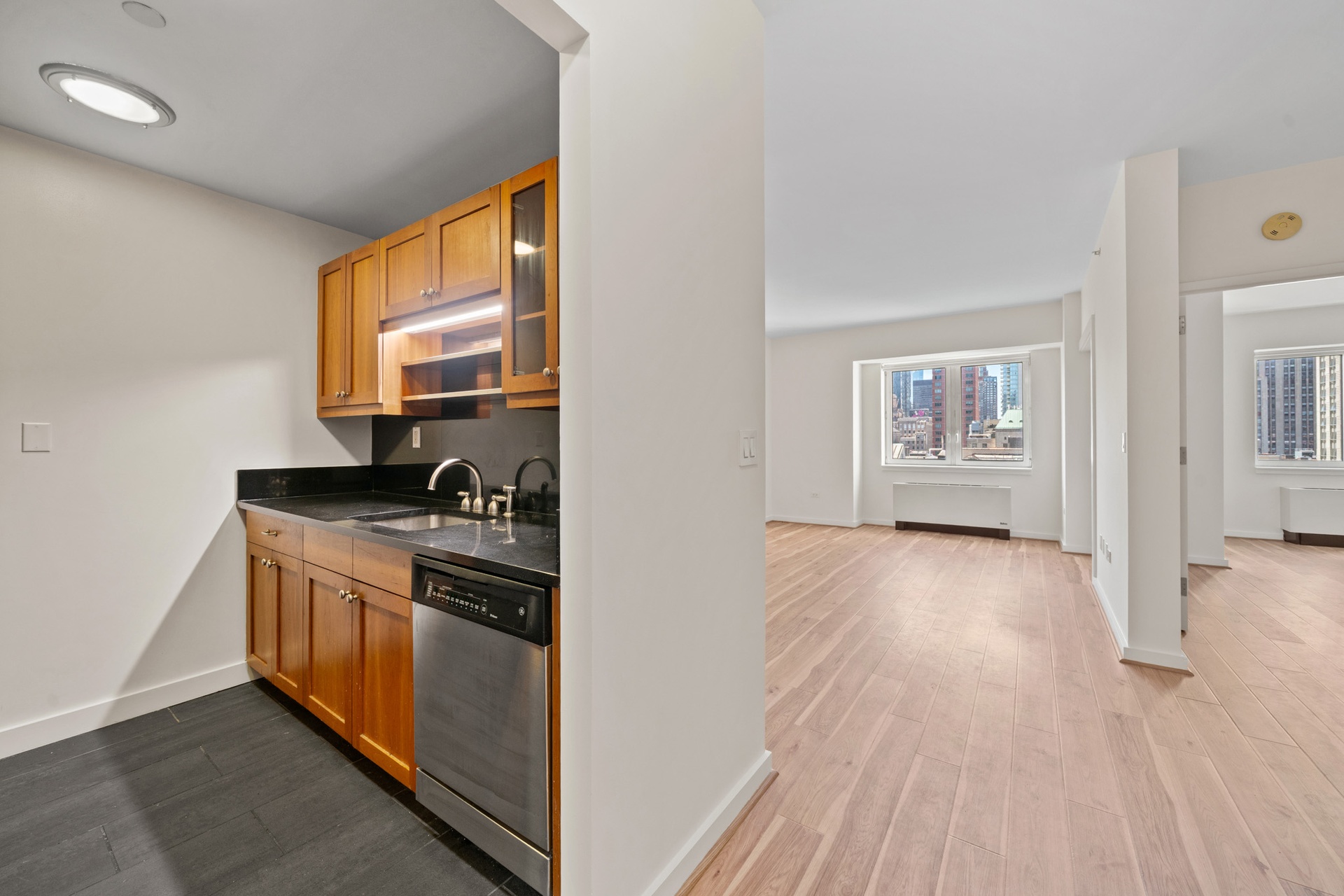 425 5th Avenue, Unit 23D Manhattan, NY 10016 - Photo 6 of 19 Gallery Image 6