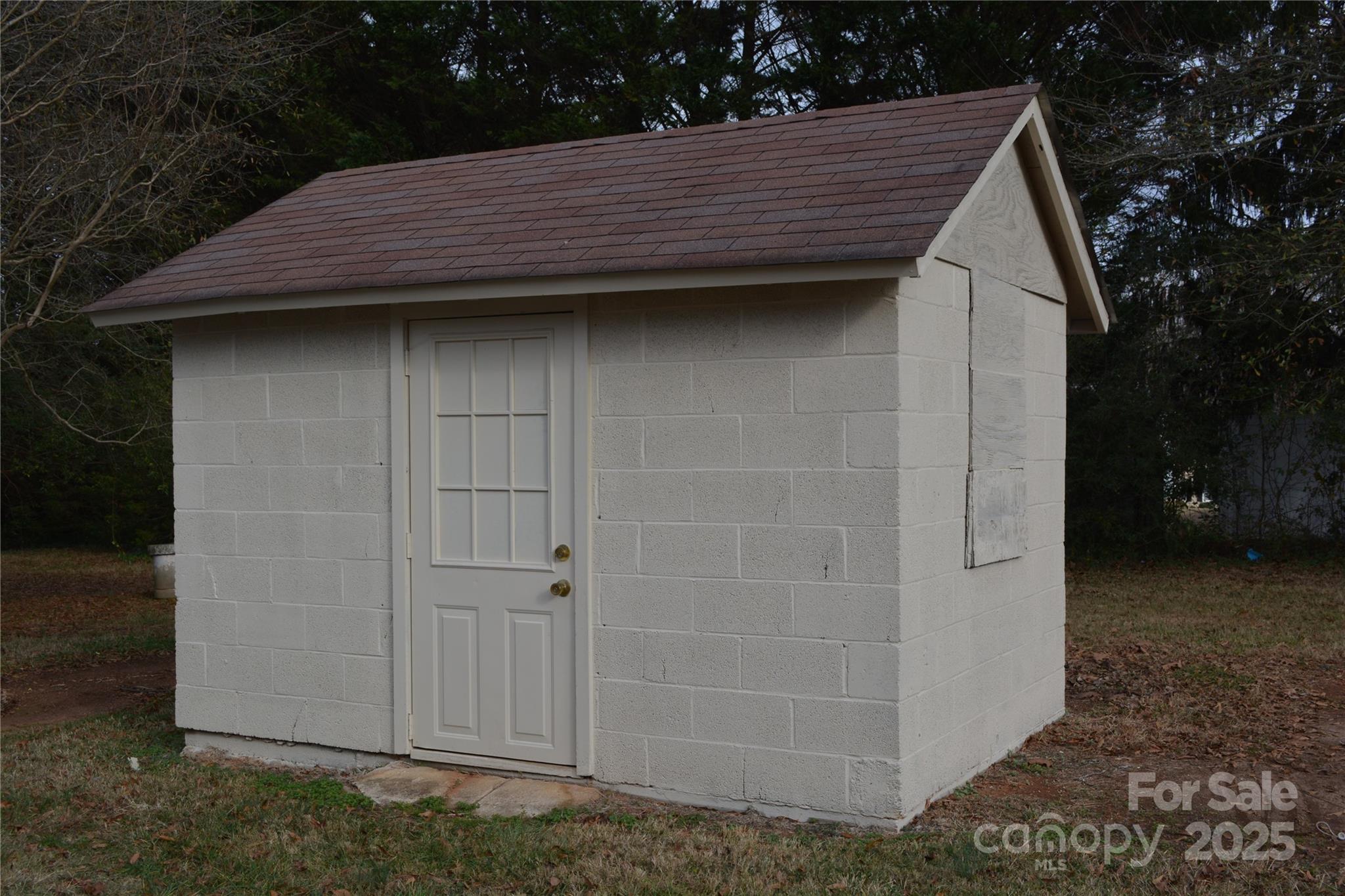 1206 Borders Road Shelby, NC 28150 - Photo 24 of 25 a backyard of a house