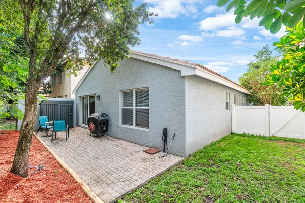 $447,900 | 5112 Aurora Lake Circle, Greenacres, FL 33463