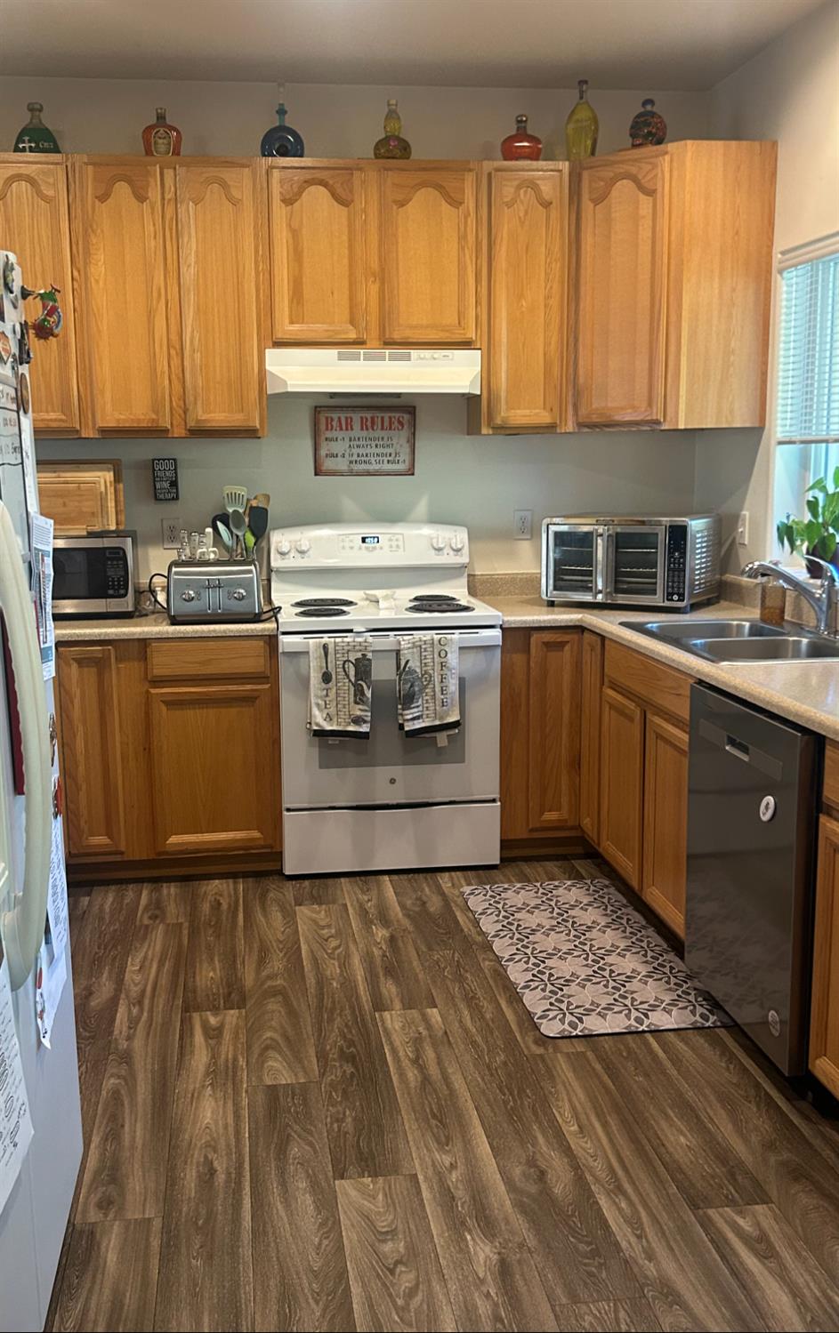 2984 Sippy Lane Placerville, CA 95667 - Photo 6 of 17 Kitchen of 3 bedroom unit B