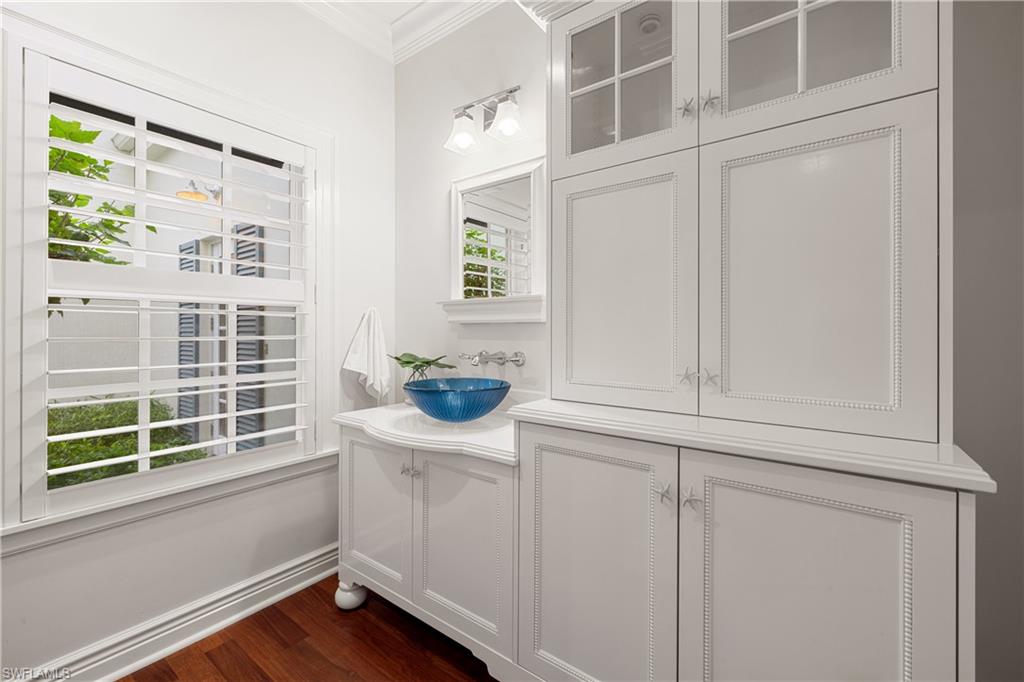 901 Galleon Drive Naples, FL 34102 - Photo 32 of 40