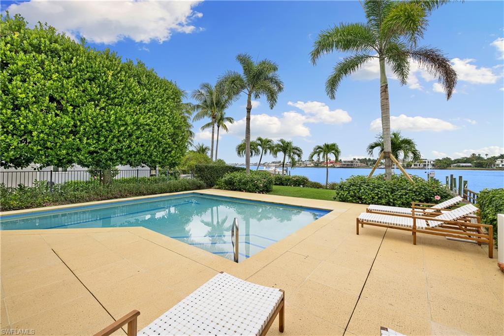 901 Galleon Drive Naples, FL 34102 - Photo 4 of 40