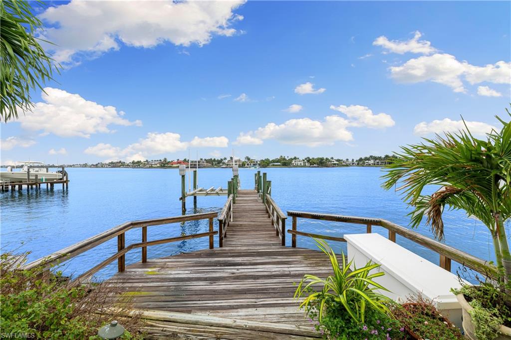 901 Galleon Drive Naples, FL 34102 - Photo 9 of 40