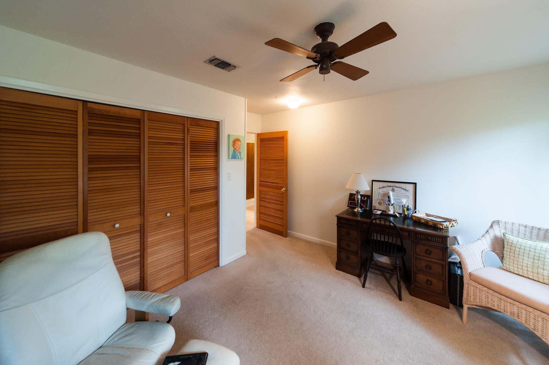 568 Ridge Road Santa Rosa Beach, FL 32459 - Photo 20 of 31 a living room with furniture and a ceiling fan