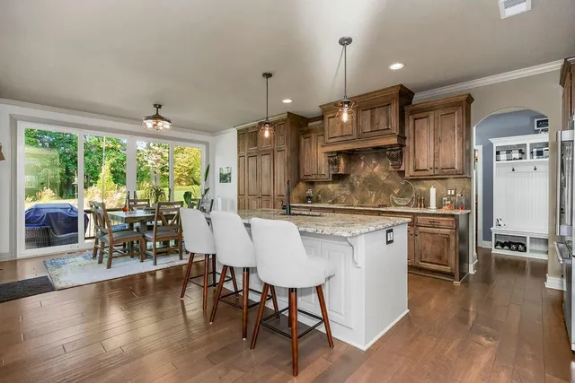 $695,000 | 9726 Apple Blossom Lane, Parkville, MO 64152