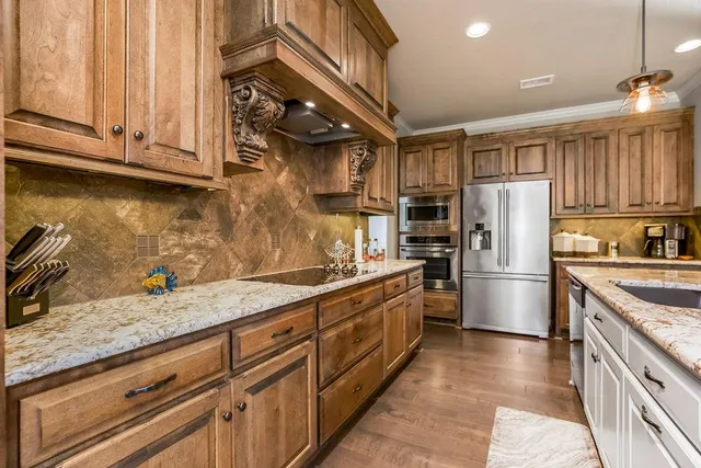 $695,000 | 9726 Apple Blossom Lane, Parkville, MO 64152