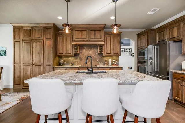 $695,000 | 9726 Apple Blossom Lane, Parkville, MO 64152