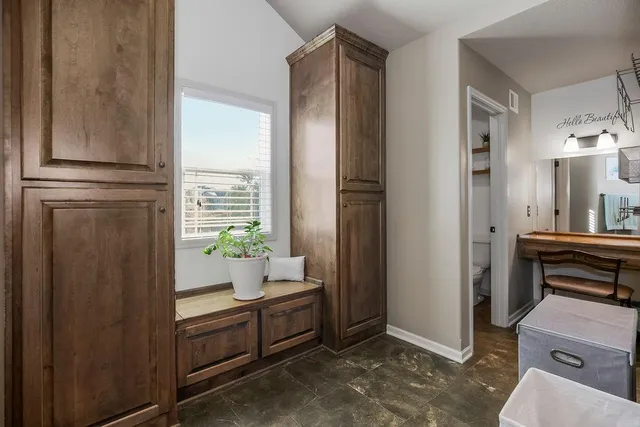 $695,000 | 9726 Apple Blossom Lane, Parkville, MO 64152