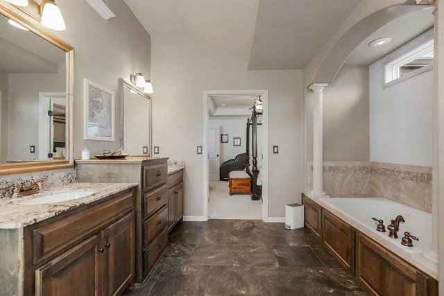 $695,000 | 9726 Apple Blossom Lane, Parkville, MO 64152