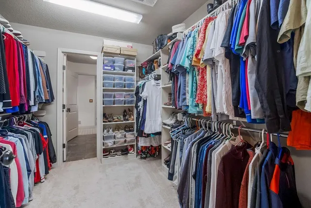 $695,000 | 9726 Apple Blossom Lane, Parkville, MO 64152