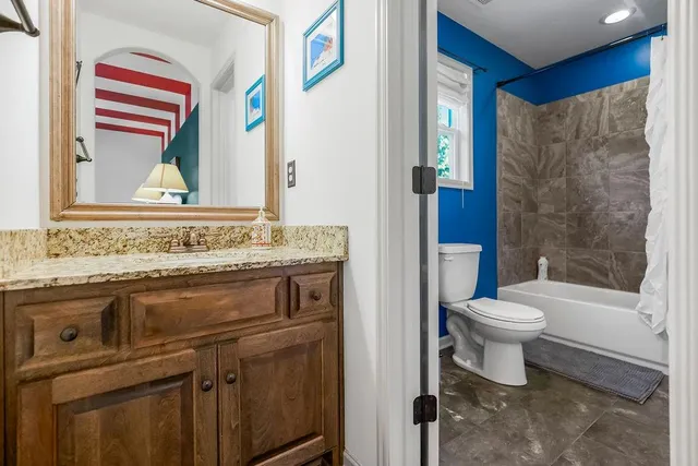 $695,000 | 9726 Apple Blossom Lane, Parkville, MO 64152