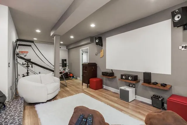 $695,000 | 9726 Apple Blossom Lane, Parkville, MO 64152